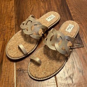 Crown Vintage flat sandals 9.5